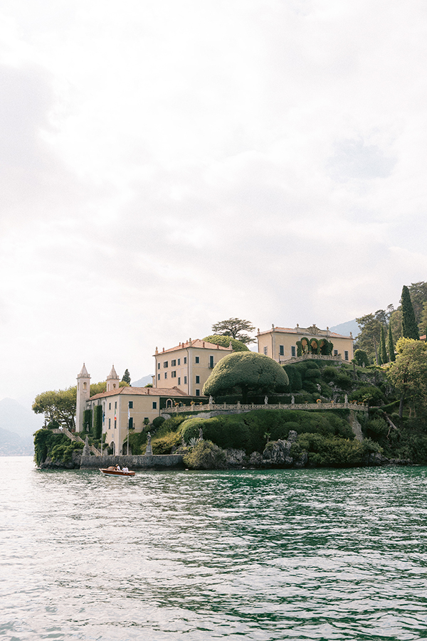 stunning-lake-como-wedding-lush-florals_58