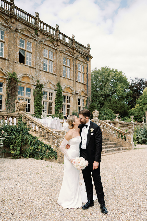 stylish-summer-wedding-yeovil-uk-vintage-touches_01