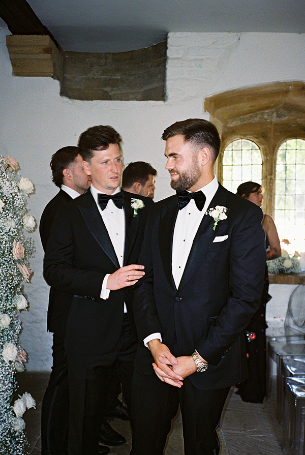 stylish-summer-wedding-yeovil-uk-vintage-touches_09