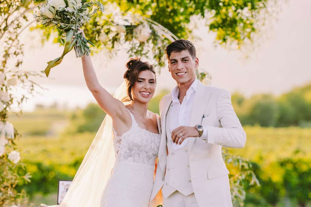 Dreamy summer wedding in Velvento with romantic details | Eleni & Samer