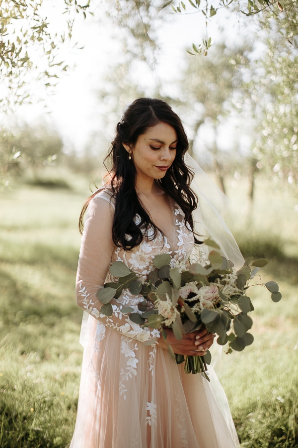 whimsical-intimate-wedding-tuscany-rustic-details_03z